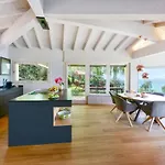 Villa Vela