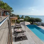Villa Vela
