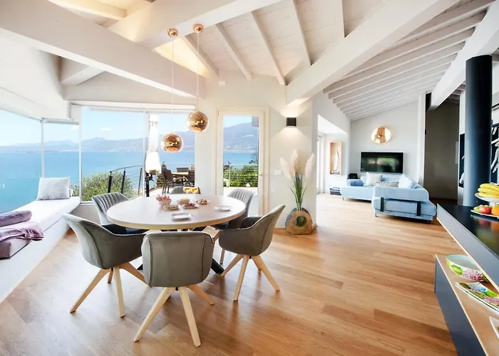 Vela Villa Torri del Benaco