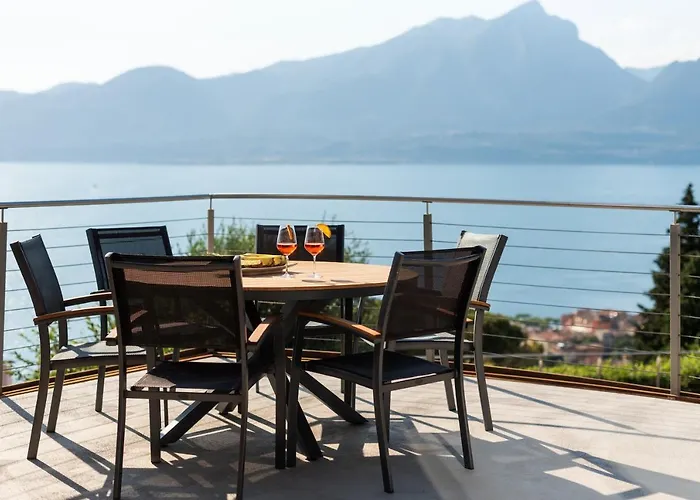 Vela Villa Torri del Benaco