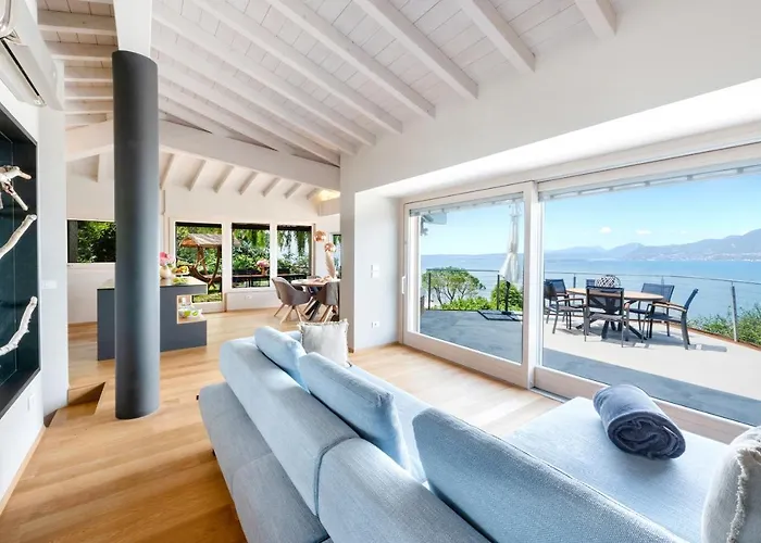 Vela Villa Torri del Benaco